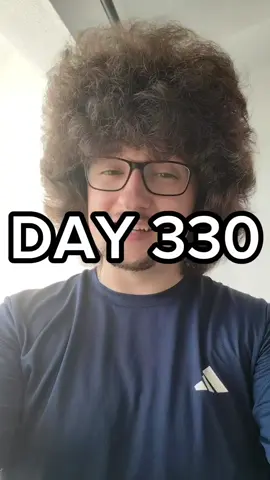 Day 330 of not cutting my hair until @Manchester United win 5 games in a row! 🙌 #manchesterunited #hairchallenge #manunited #hairgrowth #rubenamorim