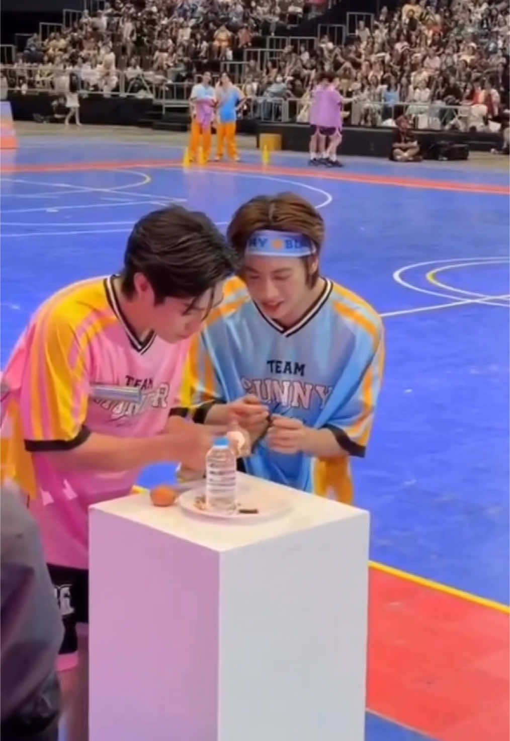 แฟนปอกไข่ไม่เป็นอ่ะเนอะ เกมส์ก็ต้องแข่ง แฟนก็ต้องดูแล🤣 #firstone #เติ้ลเฟิร์สวัน #DMDSPORTDAY2025 
