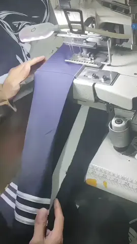 Daily work in the garment factory: Sewing elastic waistbands。 #fitnesswear #activewear #qzvistaclothing #swimwear #sportswear 