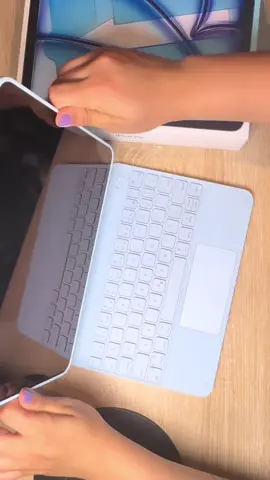 #backtoschool #ipad #ipadaccessories #esr #ipadkeyboard 