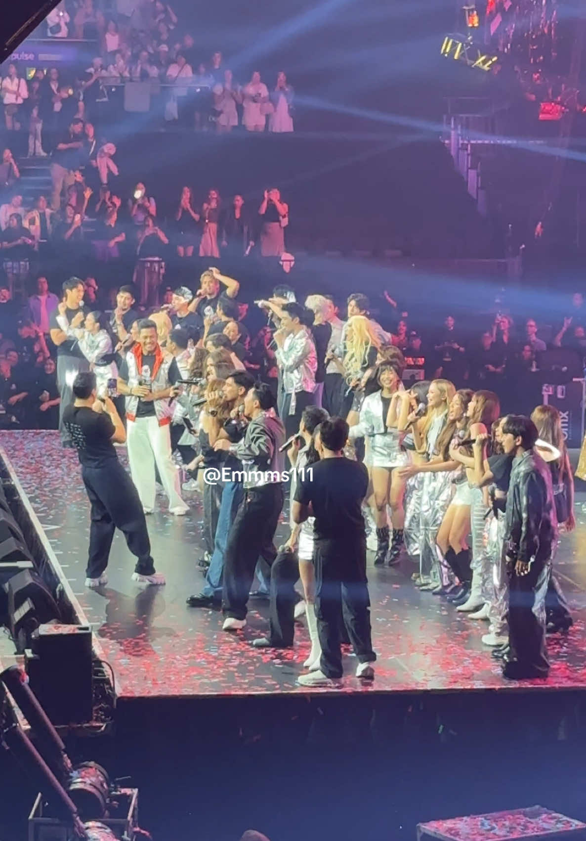 Sana all may access sa phone ni Pau @KimChiu KimPau 😍 #asapengland #resortworldbirmingham #asap30thanniversary #filipino #celebrity #kapamilya #asapengland2025 #kimpau #bini #donbelle #pauloavelino #kimchui #asap 