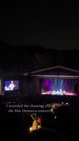 It was such a beautiful moment macdemarco 🩷#macdemarcoconcert2025 #greektheater #shootingstar #fyp 