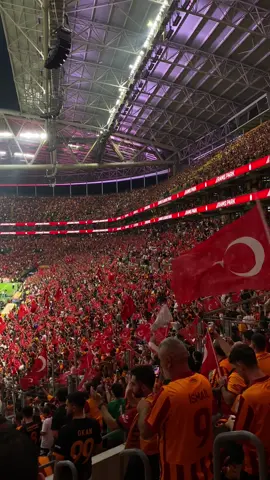Bir şarkısın sen @Galatasaray  #galatasaray #aşk #istanbul #keşfetbeniöneçıkar #flypシ 