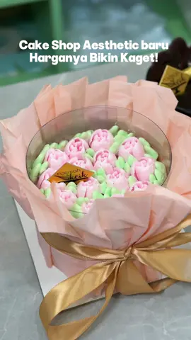 Cake shop yang baru buka di bandung ini, harus banget kamu masukin list. Aga kaget sih karena visualnya estetik,rasanya enak enak, terus murah pula🥰 Mampirin deh! 📍ROEMAH KEIK #cakeshop #cakeshopbandung #roemahkeik #tokokue #tokokuebandung 