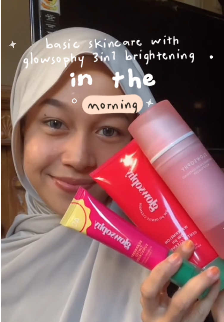 jujur ini mencerahkannya termasuk cepet sih aku pemakaian rutin di 2 minggu ini udh keliatan karena pake rangkaian basicnya @Glowsophy 🥹🫶🏻#glowsophy #basicskincareroutine #approved #fyp 