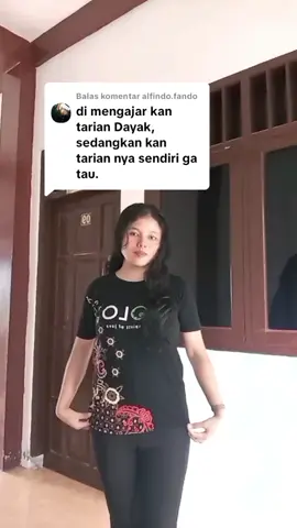 Membalas @alfindo.fando marlandek kita tulang? 🥰 ya maaf walaupun gerakkan nya belum bagus, pemula soalnya hahaha #karo #batakkaro #karonese #mamatigan #mamaiting 