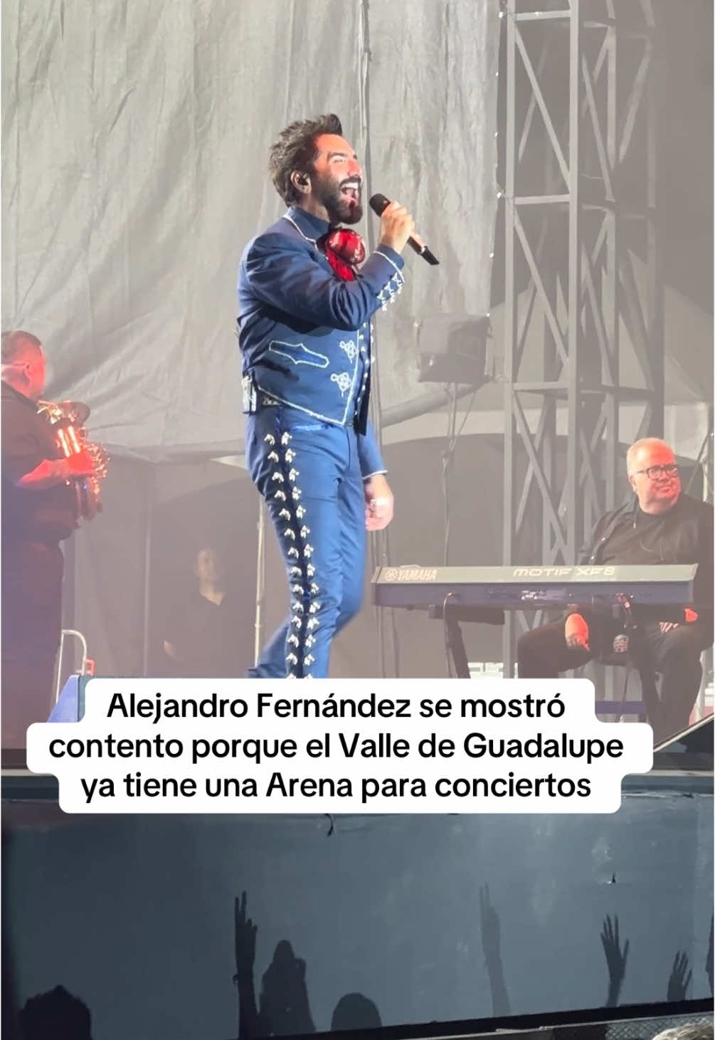 Alejandro Fernández se mostró contento porque el Valle de Guadalupe ya tiene una Arena para conciertos