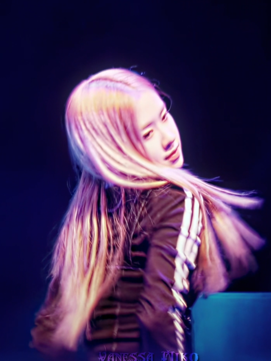 #ROSÉ  Midnight Miko CC on my payhip | tutorials and twixtor on my yt|  ac:mehmxt.aep;  #roses_are_rosie #blackpink #kpop #roséedit  Rosé edit 4k; Rosé adidas edit 4k;  Blackpink edit