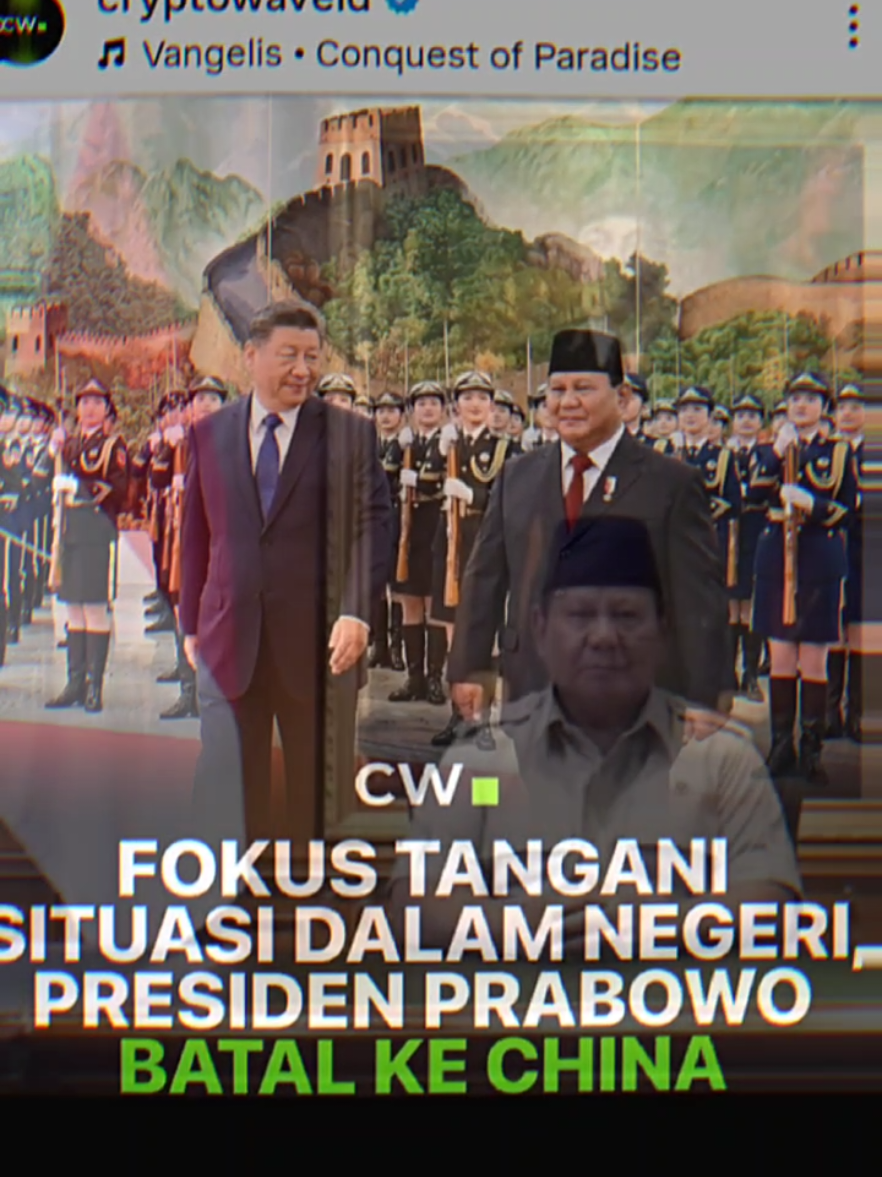 GARA-GARA DEMO BAPAK PRESIDEN KITA BATAL KE CHINA. Presiden Prabowo Subianto membatalkan rencana kunjungan kenegaraan ke China yang sedianya berlangsung pada awal September 2025. Keputusan ini diambil setelah situasi politik dan keamanan dalam negeri dinilai tidak kondusif. “Karena dinamika di dalam negeri, Bapak Presiden ingin terus memantau secara langsung, memimpin, dan mencari penyelesaian yang terbaik,” ujar Menteri Sekretaris Negara Prasetyo Hadi dalam keterangan video, Sabtu (30/8). Prasetyo menyampaikan bahwa Presiden Prabowo sudah menyampaikan permohonan maaf kepada pemerintah China atas pembatalan tersebut. Namun, ia tidak merinci bentuk undangan ataupun agenda yang sebelumnya disiapkan oleh Beijing. “Dengan kerendahan hati dan memohon maaf kepada pemerintah Tiongkok, beliau memutuskan belum dapat menghadiri undangan tersebut,” kata Prasetyo. #cryptowave 