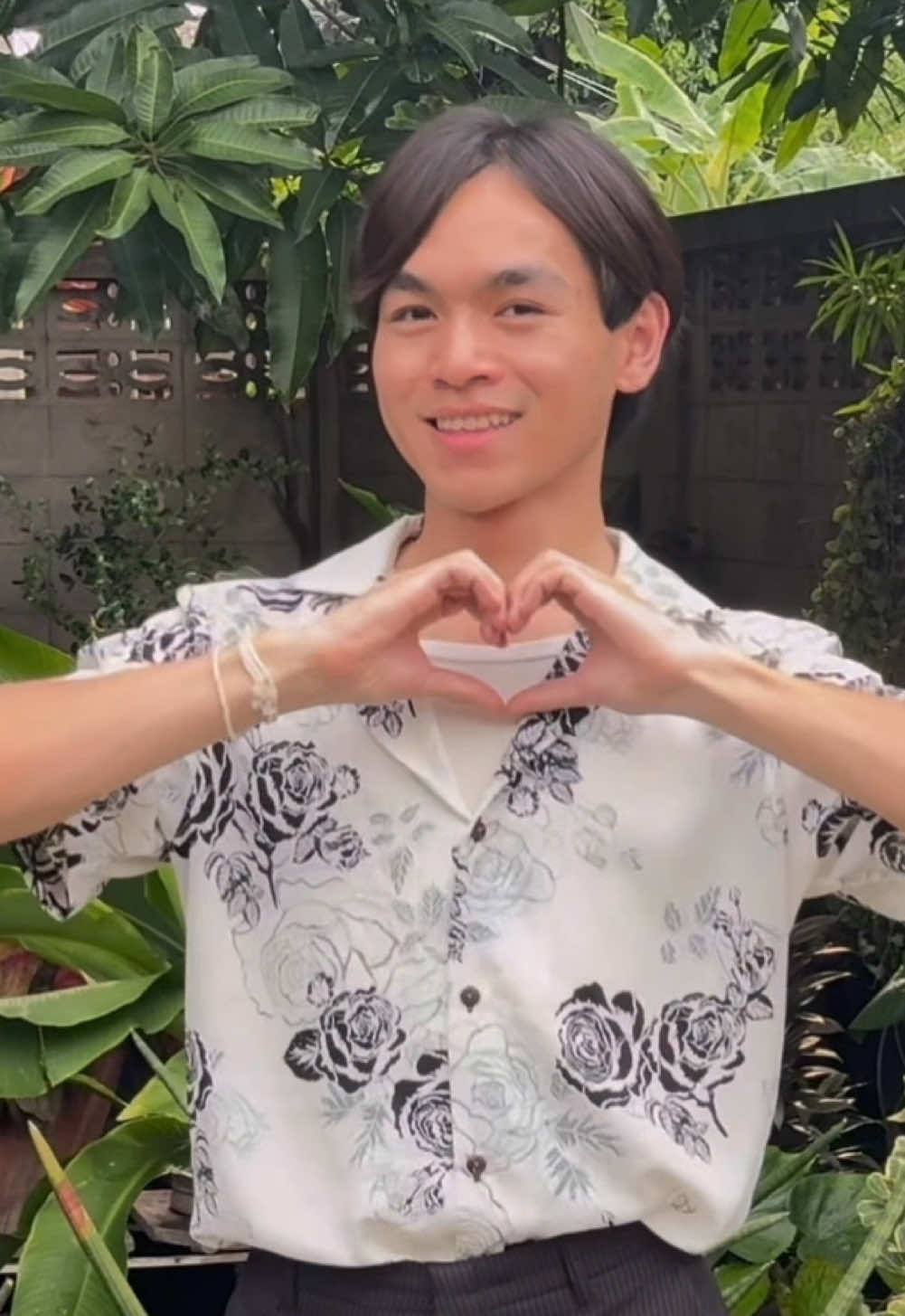 ภาษามือ เพลงฉันจึงวนกลับมา (ท่อน : ฉันจะไม่ปล่อยให้เธอหายไป จะเอ่ยคำในหัวใจ) 
