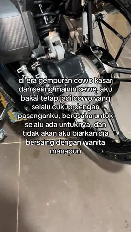 jangan salfok ama daleman motor gw😭