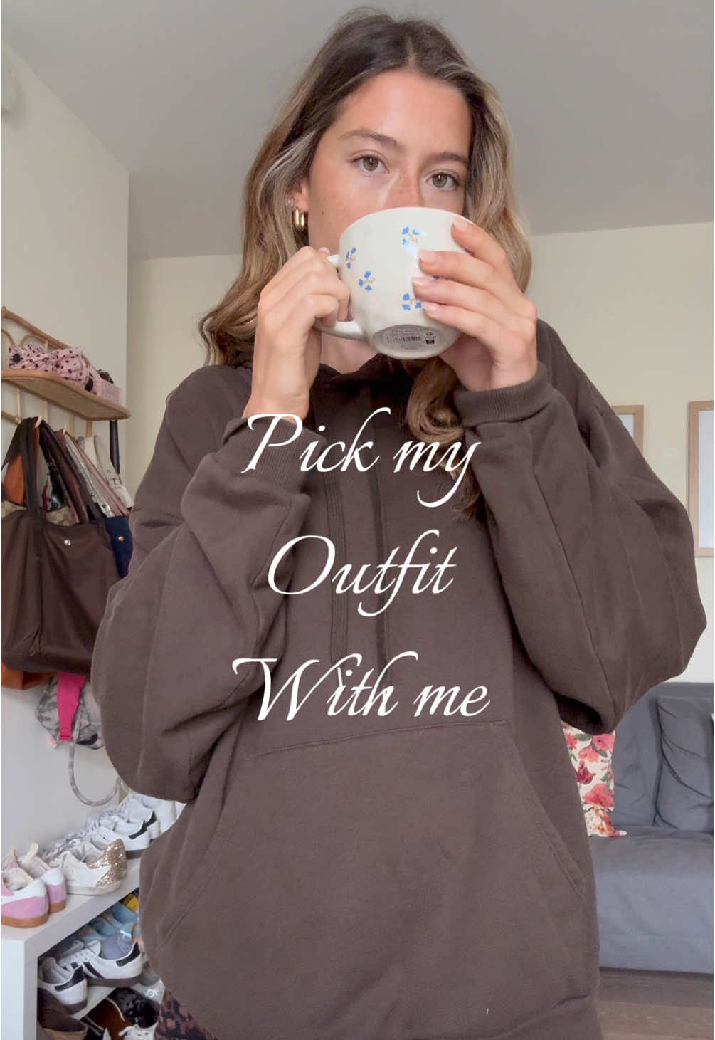 Pick my outfit with me for my first day at work ! @Simiii inspired me to make one of these 😉 #outfitinspo #fitcheck #pickmyoutfitwithme #amsterdamfashion #fashion 