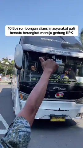 detik-detik 10 Bus rombongan dari aliansi masyarakat pati bersatu berangkat menuju ke jakarta untuk melakukan aksi menyampaikan aspirasi ke gedung KPK jakarta #wonglucunepati #wargapati #kpk #jakarta #demo 
