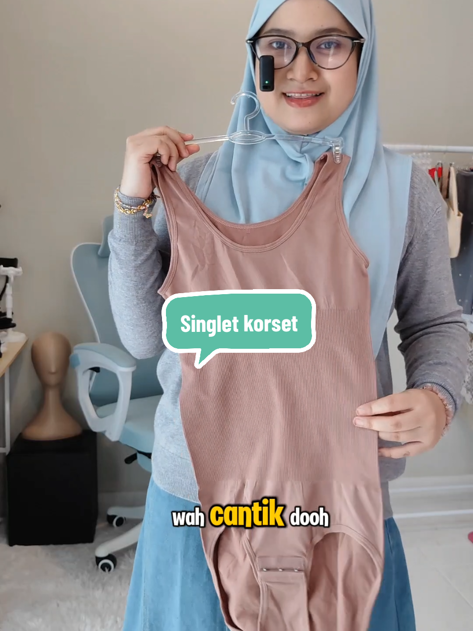 Best yakmat rasa kemas je pakai singlet ala korset ni. Material memeri ada saiz small smpai plus size gais😍 #singlet #korset #lingerie 