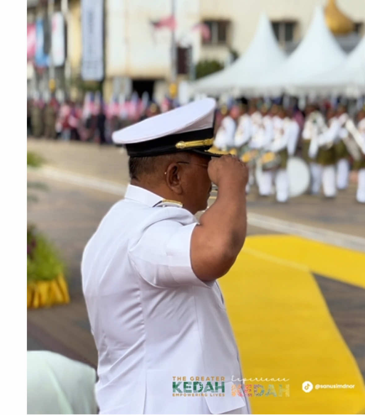Mengiringi Tuanku Sultan Kedah Kebawah Duli Yang Maha Mulia (KDYMM) Al Aminul Karim Sultan Sallehuddin Ibni Almarhum Sultan Badlishah dan Kebawah Duli Yang Maha Mulia Sultanah Maliha Almarhum Tengku Ariff, Sultanah Negeri Kedah berkenan berangkat menyaksikan Istiadat Perbarisan dan Perarakan Sempena Sambutan Hari Kebangsaan Ke-68 Peringkat Negeri Kedah Darul Aman Tahun 2025 bertempat di Dataran Medan Bandar, hari ini. #merdeka  #KedahSejahteraNikmatUntukSemua 