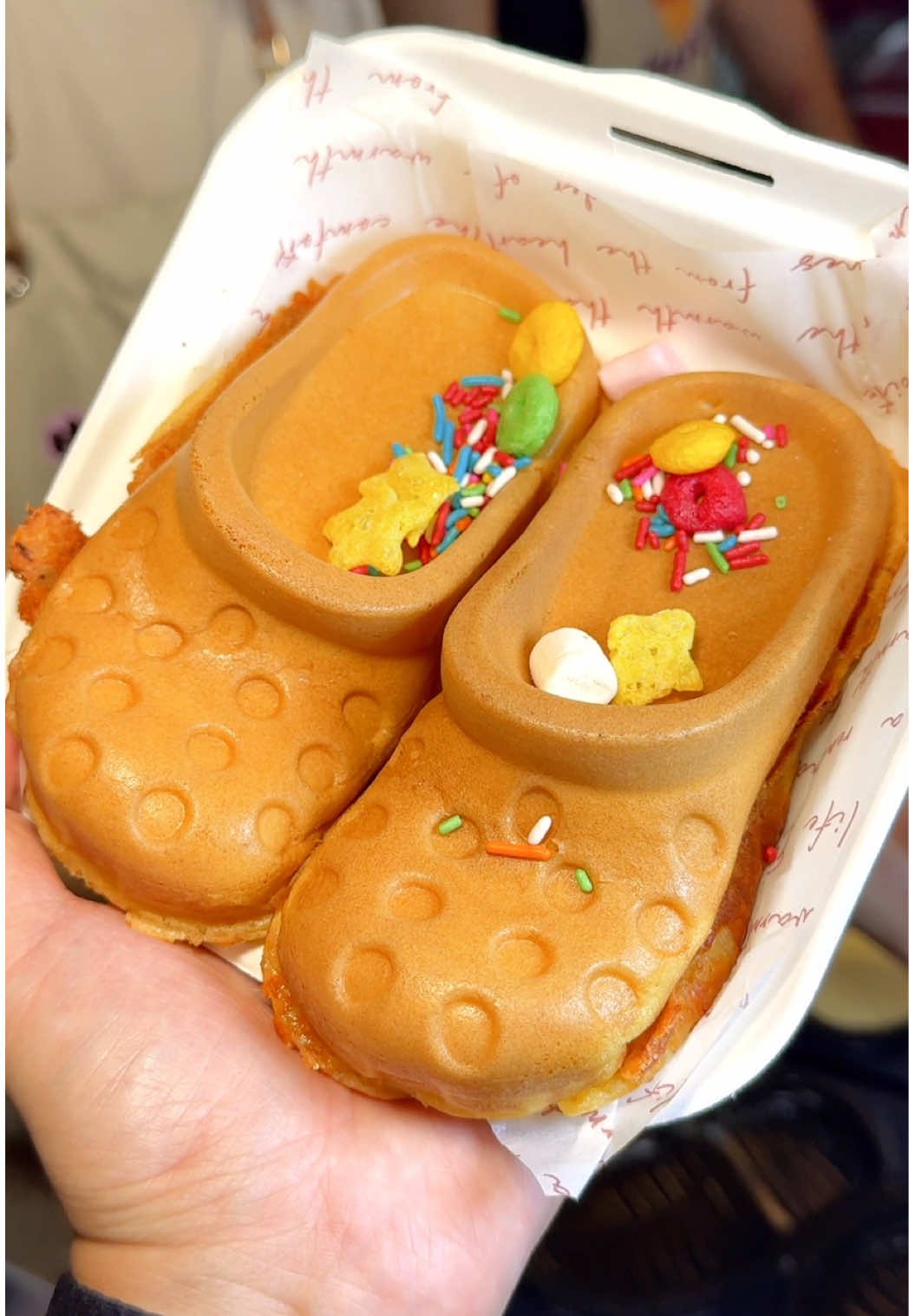 Must-Try Crocs Bread Taking Malaysia by Storm! 📍 Location  Setia Alam Night Market 💰 Price  USD 2.37 / MYR 10 / KRW 3,300 #crocs #bread #dessert #viral 