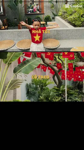 Hai em bé cùng hoà chung không khí#2tháng9🇻🇳