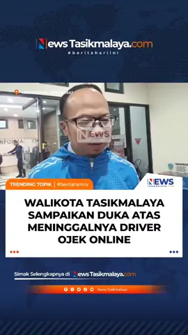 Wali Kota Tasikmalaya, Viman Alfarizi Ramadhan, menyampaikan duka cita mendalam atas insiden tragis yang terjadi saat aksi unjuk rasa di Jakarta, Kamis (28/8/2025) malam, yang menewaskan seorang pengemudi ojek online, Affan Kurniawan. Viman menyebut peristiwa tersebut menjadi duka bersama, terlebih korban meninggal akibat terlindas kendaraan taktis yang dikemudikan oknum Brimob. “Pertama saya sampaikan rasa duka yang mendalam kepada saudara kita pengemudi ojek online yang meninggal,” ucap Viman usai rapat bersama unsur Forkopimda di Bale Kota, Sabtu (30/8/2025) malam. Ia juga mendoakan agar almarhum mendapat tempat terbaik, serta keluarga yang ditinggalkan diberi kekuatan menghadapi cobaan ini. “InsyaAllah almarhum kita doakan di tempat yang terbaik di sisi-Nya, dan juga keluarga yang ditinggalkan bisa dengan kesabaran,” imbuhnya. Lebih lanjut, Viman mengingatkan pentingnya menjaga situasi agar tetap kondusif, sekaligus berharap peristiwa serupa tidak lagi terjadi. “Mari kita jaga kondusifitas, dan tetap tenang,” tuturnya. Baca berita selengkapnya cek Bio @newstasikmalaya.com lalu Klik TAUTAN #newstasikmalaya #beritahariini #newstasikmalayacom #tasikmalaya #ciamis 