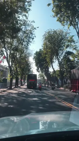 Indonesia bagian Pasuruan. Terpantau lengang, bersih, dan kehidupan berjalan dengan semestinya. Segera sembuh Indonesia ku 🫶🏻#CapCut #indonesia🇮🇩 #pasuruankota 