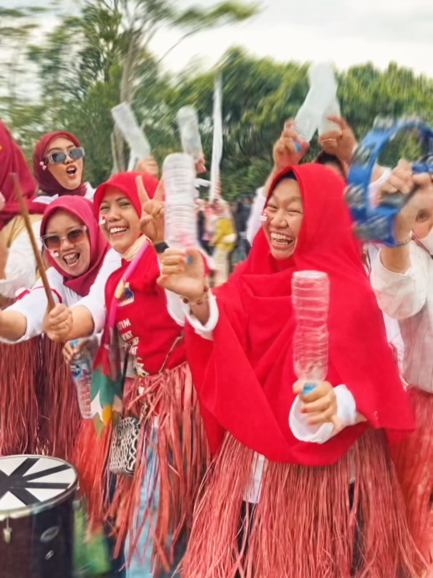 Satu kail, sejuta kebersamaan! Melalui Mancing Ceria & Pesta Rakyat, kita rayakan kemerdekaan dengan penuh suka cita, tawa, dan persatuan. Karena bagi kami, memancing kebersamaan adalah cara terbaik merayakan merdeka! 🇮🇩 #FutureIsOurs #SafetyisOurPersonality #PupukKitaTerdepan #PupukKaltimMasaDepanKita #BUMNUntukIndonesia
