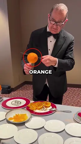 It’s just an orange, no need to make it a performance. #mrwhy #squidgame #fyp #trend #fypage 