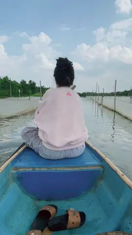 Về đây em chèo xuồng di bắt cá ❤️#uocduoclenxuhuong 