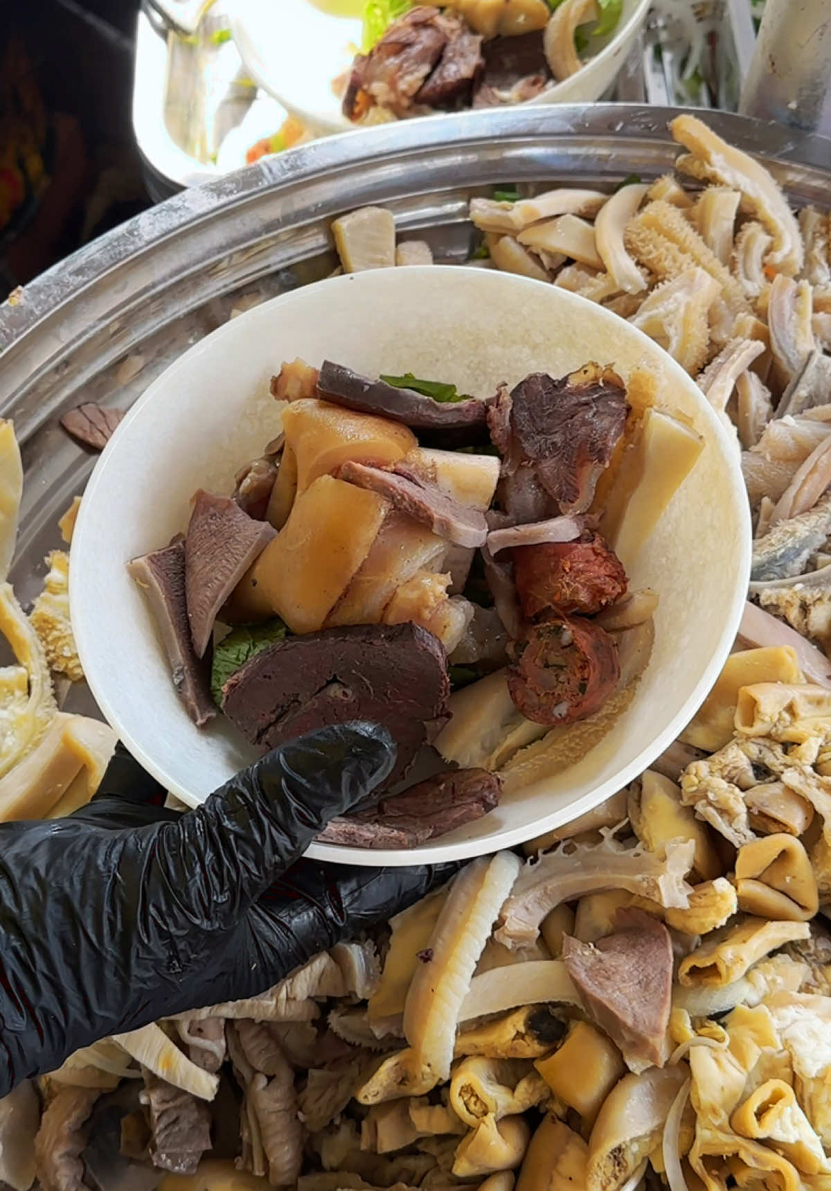 🔥 Cháo giò bò mix nạm lòng bò thập cẩm đang chờ các bạn tại Cháo Bò 99. Tô cháo nóng hổi, vị đậm đà, ăn tới đâu thấy ấm bụng tới đó, chưa hết nửa tô mà lòng đã muốn “xin thêm” rồi. Kéo team bạn thân, team đồng nghiệp hay team ăn đêm đến trải nghiệm thử, ngồi húp cháo rần rần mới thấy hết cái vibe “ăn là ghiền”. #chaobo99 #LearnOnTikTok #riviewanngon #ancungtiktok #xuhuongtiktok 