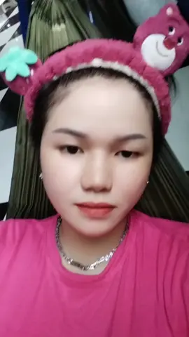 ngta là mặt mọc còn tui là mặt mụn ko 😭