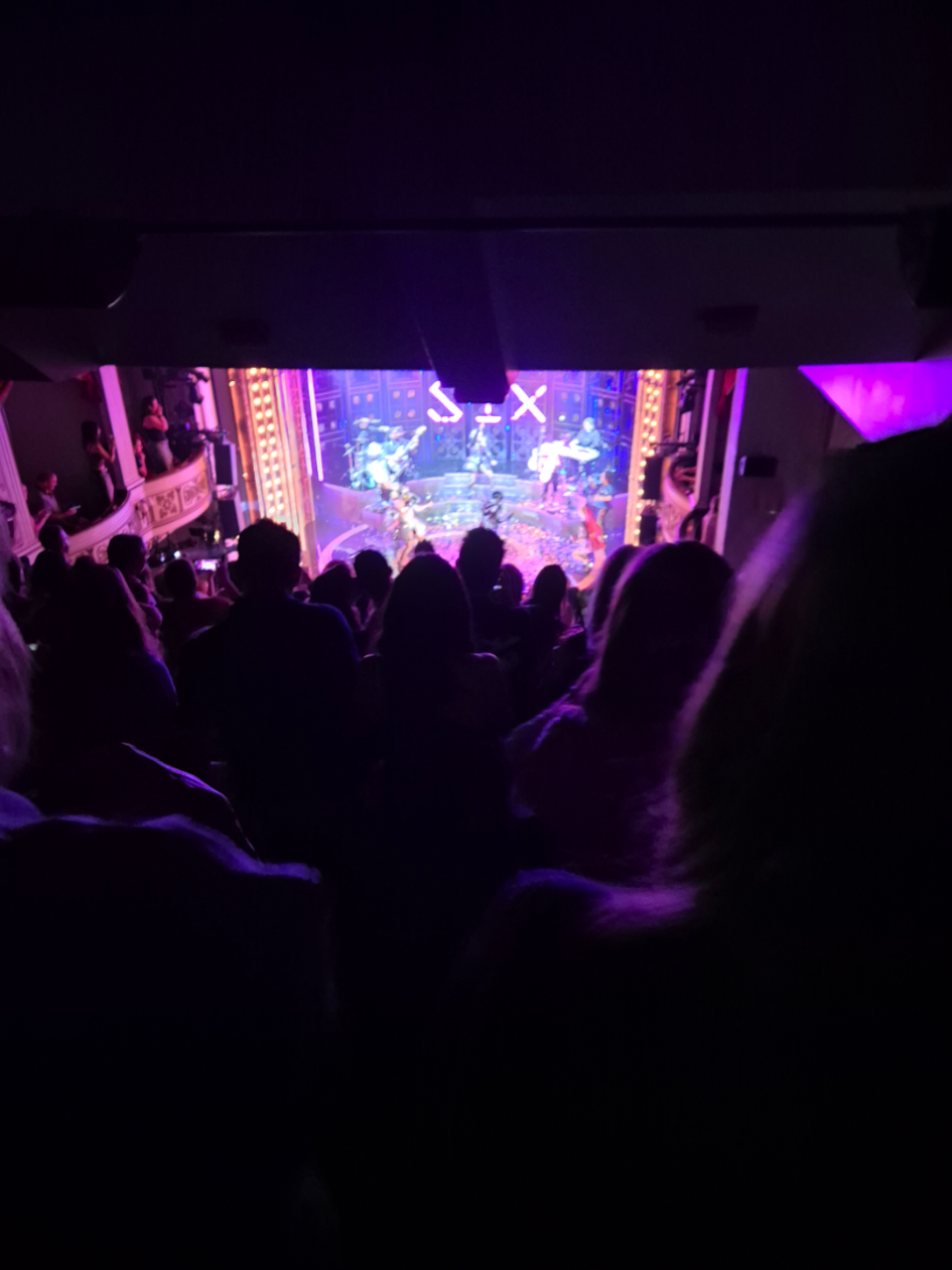 #Six was amazing - so high impact, full of energy and incredible singing! Highly Recommended!  @SIX 👑   #CoupleGoals #makingmemories #WhatMakesYouHappy #LivingMyBestLife #LondonTheatre 
