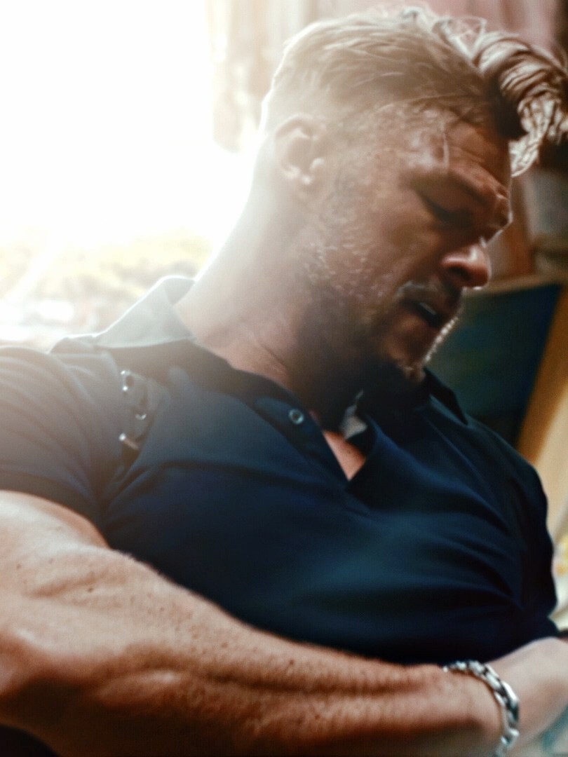 sometimes i just forget how gorgeous he is. // ac: @alphaaudios //#alanritchson #alanritchsonedit #reacher #reacheredit #jackreacher #jackreacheredit #edit #fyp #makemeviral