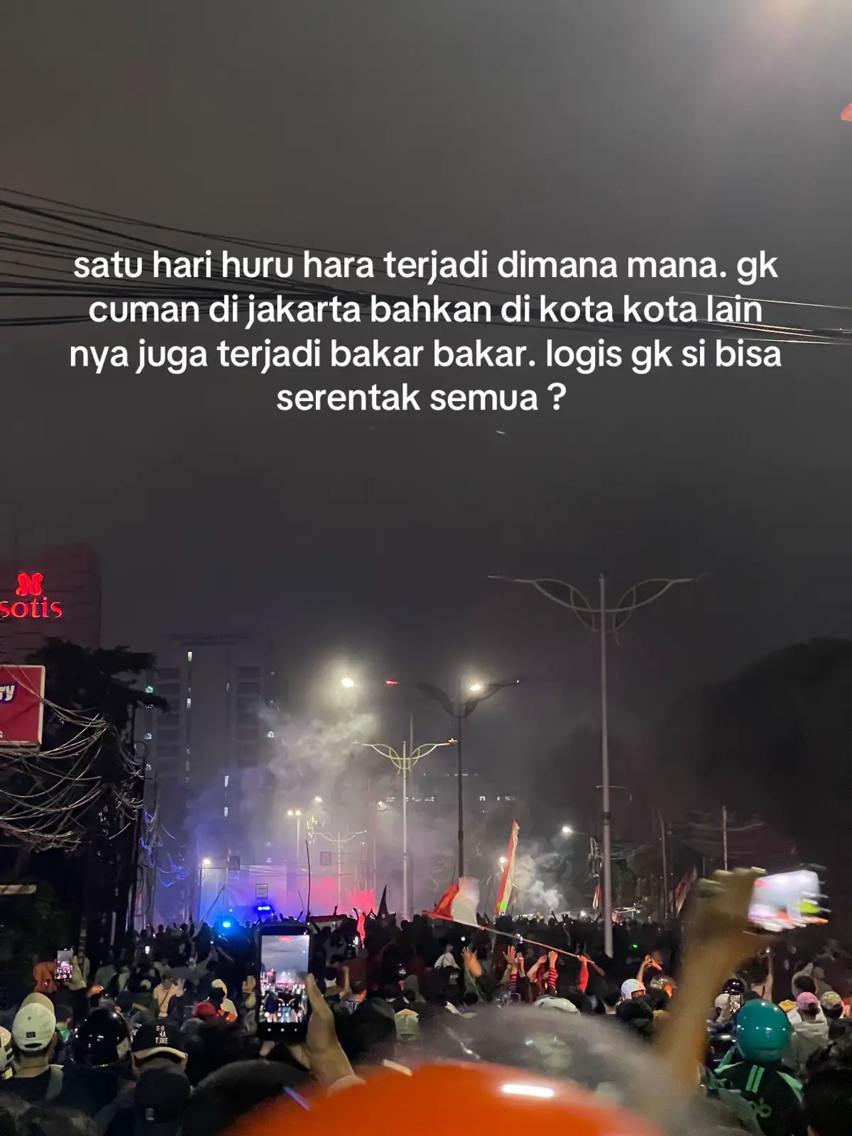 stay safe semua, negara ini sedang sakittt !!! nyawa kalian lebih berhaga, pulang terlebih dahulu untuk kembali fokus ke tujuan awal. #demo #dpr 