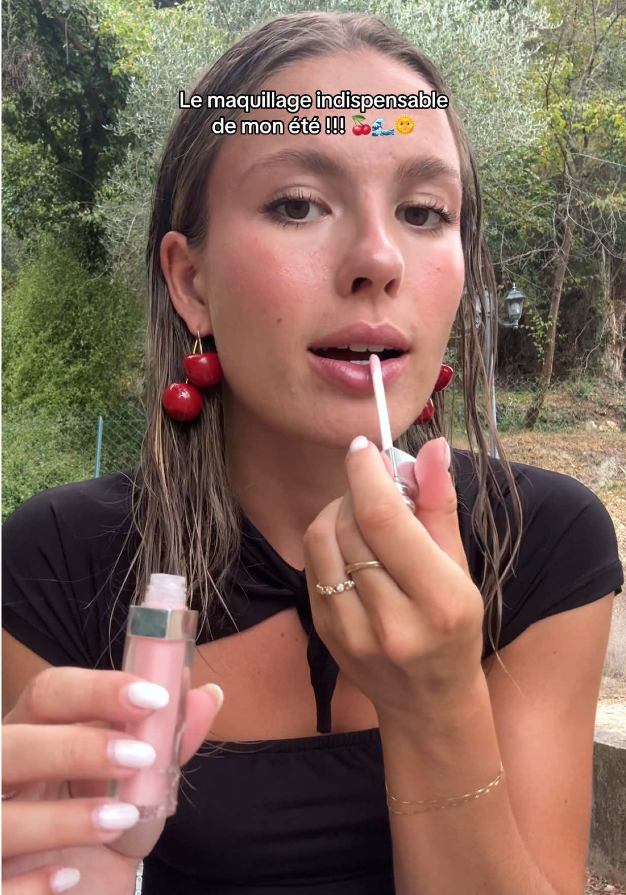 En 3min je suis prête !!  Produits : @Lancôme sérum teinté / @Diorbeauty blush / Poudre @YSL Beauty / Highliter @L’Oréal Paris / mascara Lancôme / parfum Dior J’adore // contient des produits offerts 🫶🏼