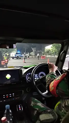 Patroli damai TNI bersama rakyat, jaga kodusifitas Bandung Raya #tniindonesia🇮🇩 #rakyat #indonesia🇮🇩 #panglimatni #prabowosubianto 
