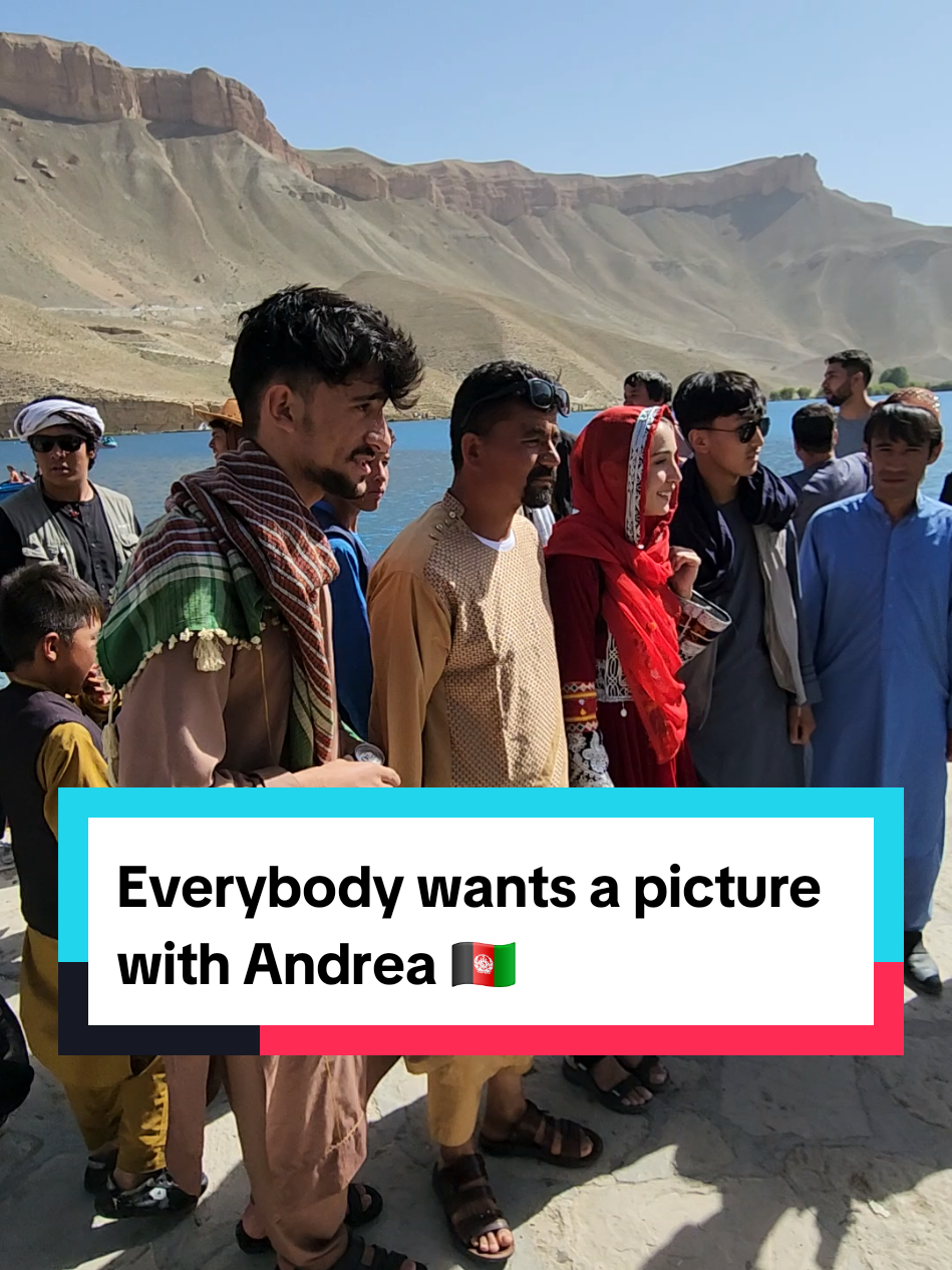 Everybody wants a picture with Andrea... #bandeamir #afghanistan #afghanistan🇦🇫 #nationalpark #afghan 