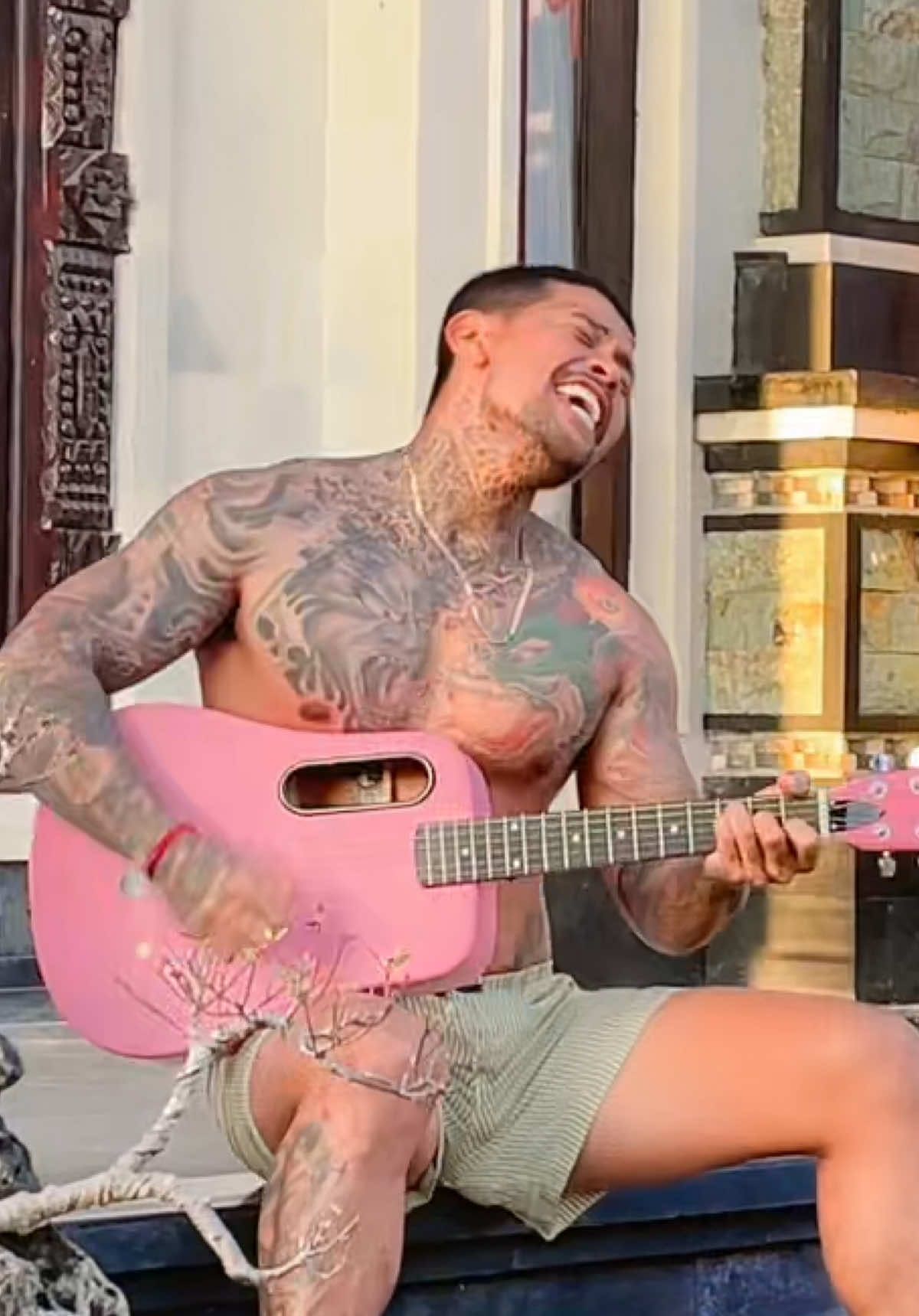 SAMPAI MANAKAH INI?… JANGAN LUPA ABSEN IA!! GITARNYA ADA DI KERANJANG KUNING IA GUYS!