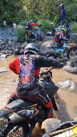 nguntal watu #ngawi24jam #triniltrailclub 