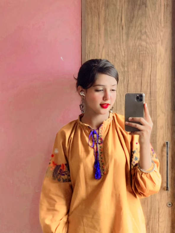 #ayesha_shahzadi_01 