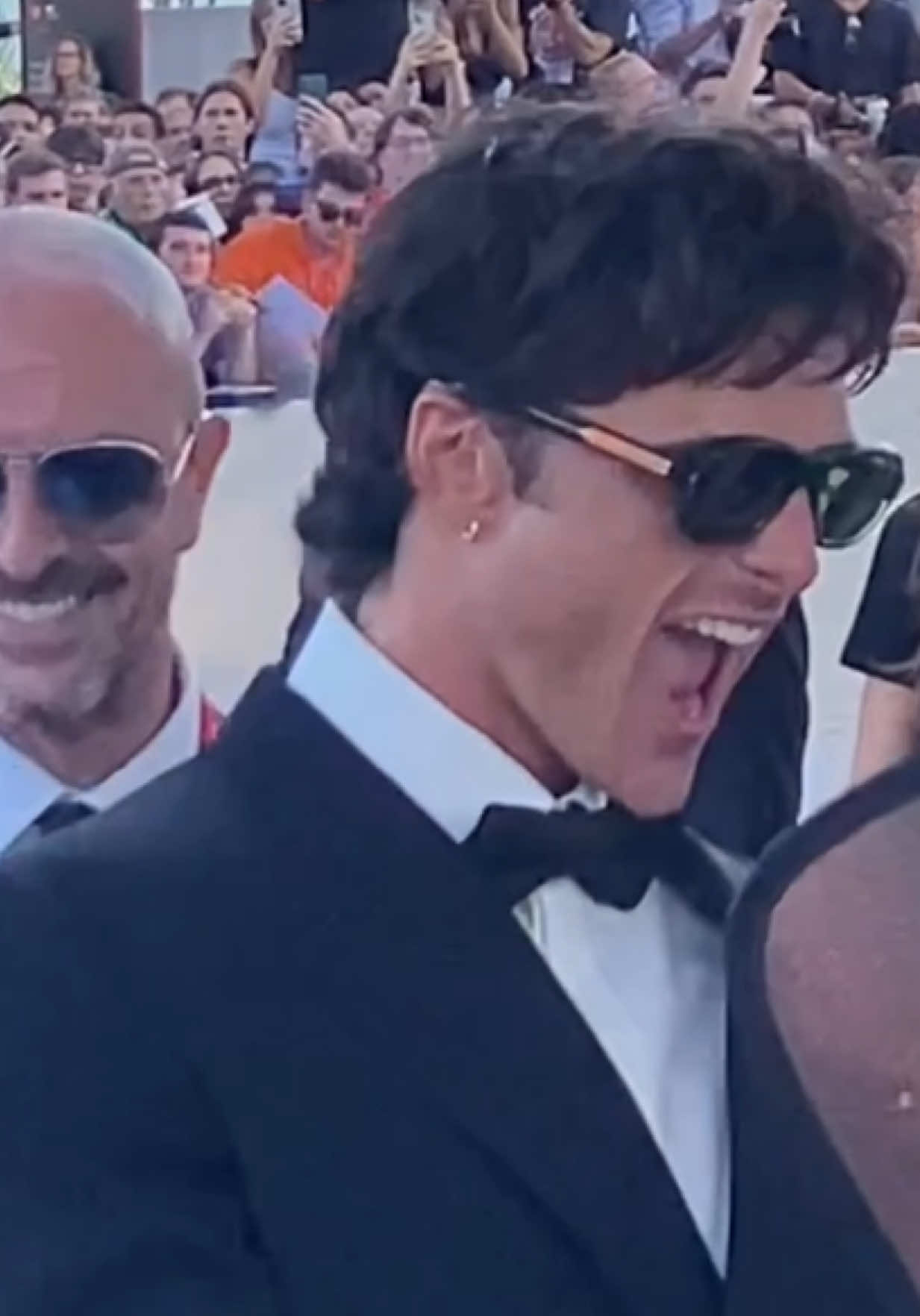 Jacob Elordi arrives on the red carpet for the Frankenstein premiere at the 82nd Venice Film Festival #jacobelordi #venice82 #davedede #redcarpet #arrivals