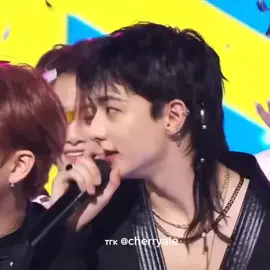тгк с фанфиками @cherryale #skz #hyunjin #димабилан #хванхёнджин 