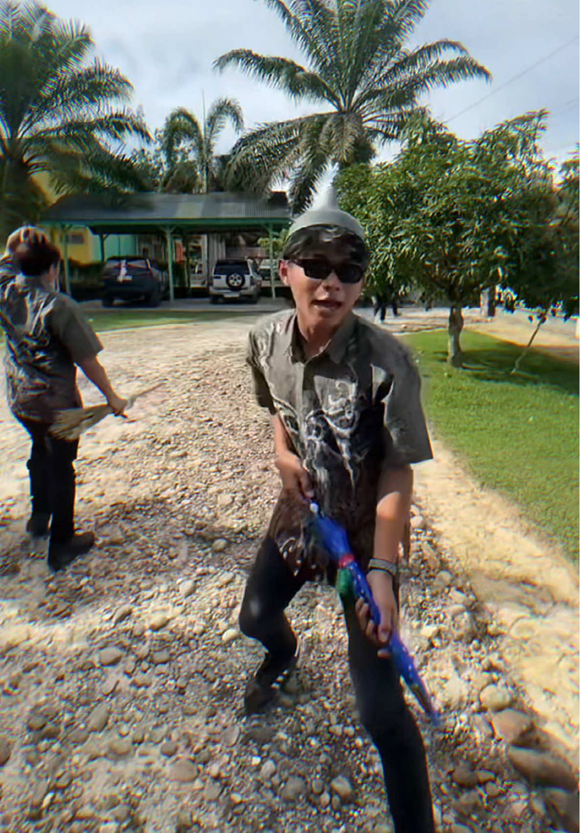 Penjaga bumi turun lapangan 