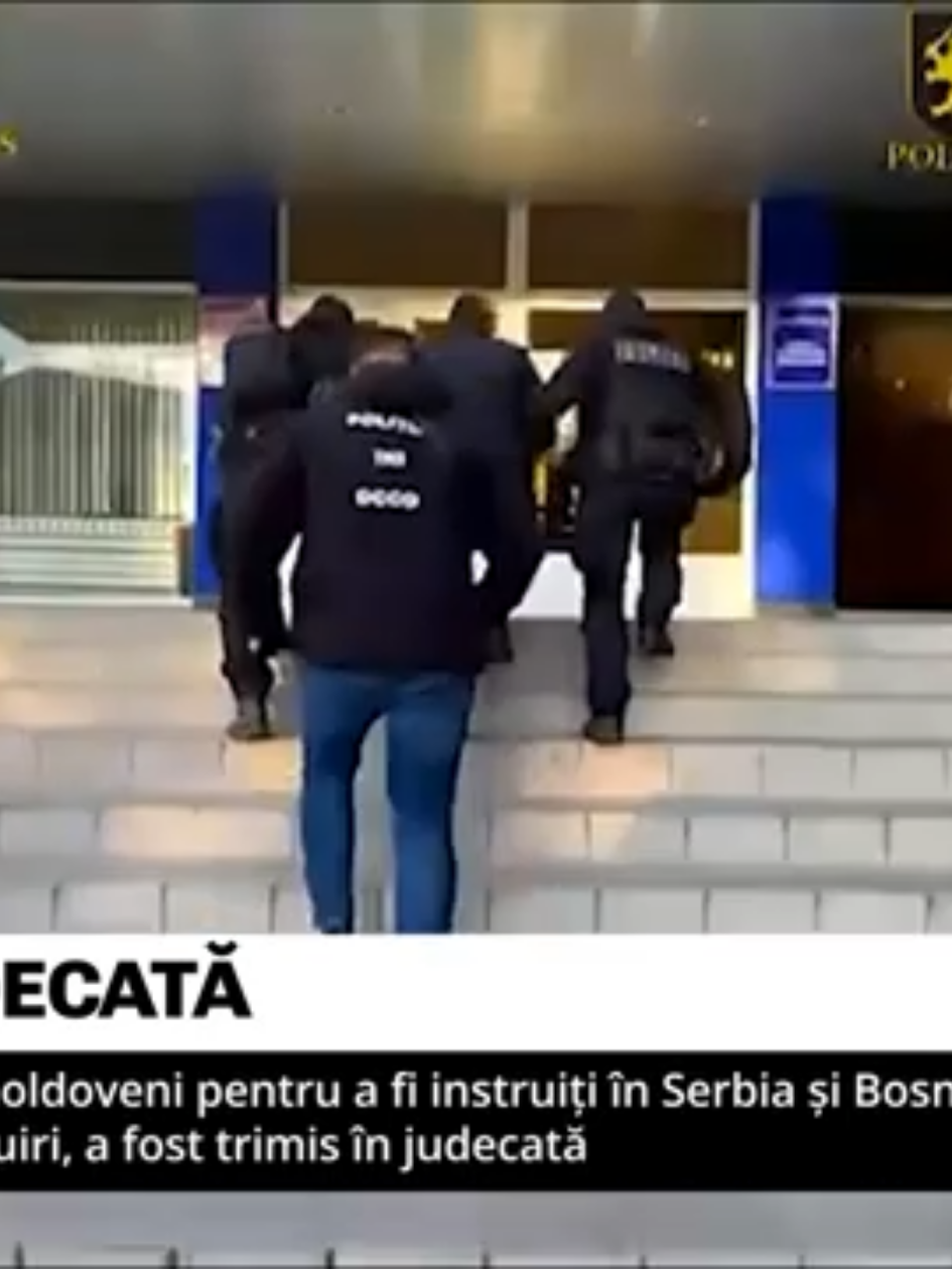⚖️  Persoana care a recrutat moldoveni pentru a fi instruiți în Serbia și Bosnia și Herțegovina, în scopul destabilizării situației din Republica Moldova în contextul alegerilor prezidențiale și referendumului de anul trecut, a fost trimisă în judecată Este vorba despre un bărbat de 50 de ani din raionul Anenii Noi, care, între iunie și august 2024, a recrutat noi membri ai grupului, cu scopul de a-i trimite în țările balcanice, facilitându-le călătoria. ㅤㅤ ㅤㅤ ㅤ #moldova #politia #igp #ilanshor #opozitie