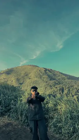 pemula kaks😛#mongkrang2194mdpl #fyp ##mountaindate⛰️🤍 #pendakifomo 