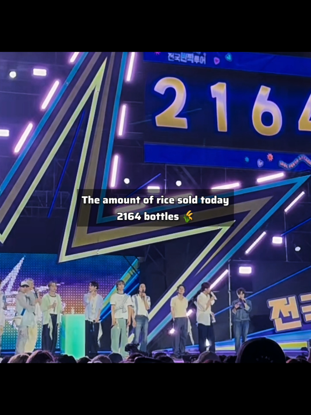 They did so great!! 🙈💓 That's alot of rice bottles man 👏🏼👏🏼  #트레저 #treasure_yg #lovepulse 