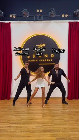 Watch to the end Dance teacher Учу танцевать. Хочешь научиться переходи  в insta: fitness_rio_rimma #viral #viraltiktok #challenge #dance #dancechallenge 