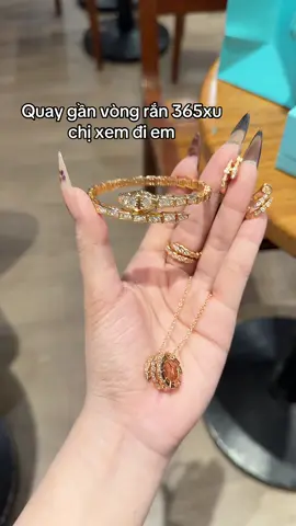 Ê nha đẹp dữ luôn á hai ơii  #bvlgari #trangsucvangbac #fypシ゚ #xuhuongtiktok #phukien 