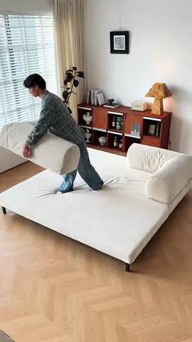 5㎡客廳秒變娛樂室+留宿間！🛋️   模塊沙發自由拼，是沙發也是床～隨心佈局超靈活✨   獨家底架設計，防髒防滑更穩當，打掃挪動都省心！   癱著追劇、朋友聚會、臨時睡臥——小空間全能王就是它🤩   #傢具[話題]# #模塊沙發[話題]# #小戶型顯大[話題]#   小家越住越大的秘密，就從這張牛角包沙發床開始！ 喜歡來這裡下單喔~：  https://shopee.tw/gwenya8             下單方式~ Soo留言“+1；小編火速回覆你下單資訊關注IG @ #元氣良倉Warehouse，每日獲得可愛能量點擊主頁，Get賣場內上新消息 IG #yookiwarehouse_tw