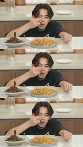 your smile... #lucas #lucaswong #huangxuxi 