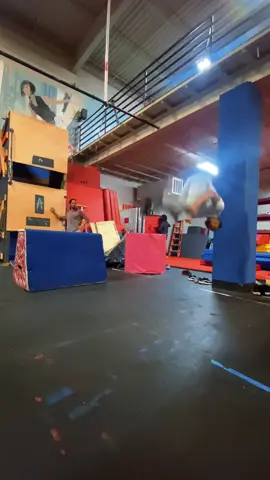 Go Off 🔥🔥 #bounceman300 #flips #parkour #ProAthlete #dmv 