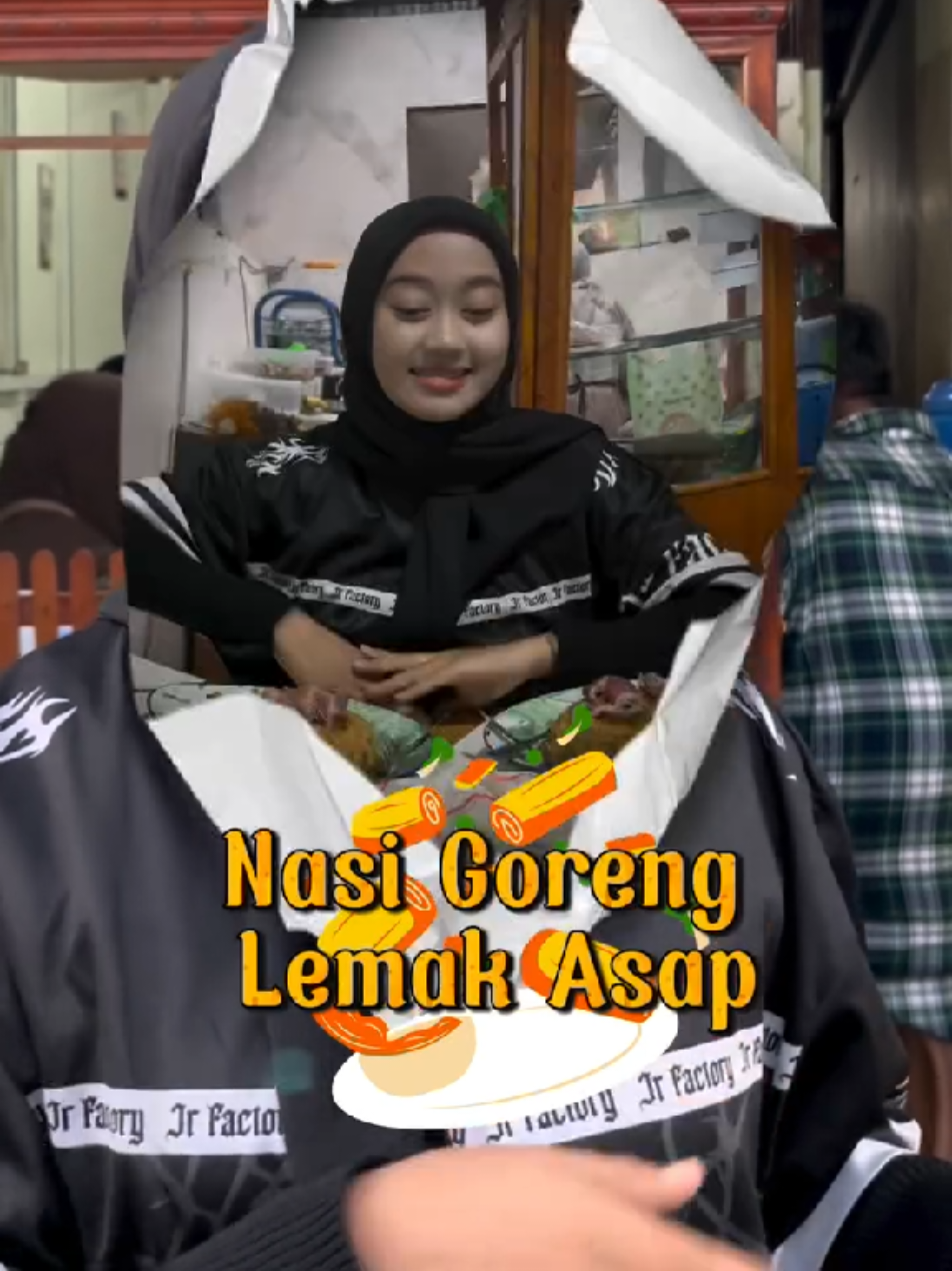 Nasi goreng sei sapi pake bumbu rempah, warga Bukittinggi harus cobain!! @nasi_goreng_la  📍Nasi Goreng Lemak Asap, Garegeh, Bukittinggi #kulinerbukittinggi #nasigorenglemakasap #nasigorengseisapi #nasigoreng #kulinerbukittonggiviral