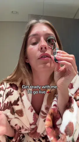 Get ready with me to go live 💃 1pm bst 😘 #grwm #getreadywithme #creator 